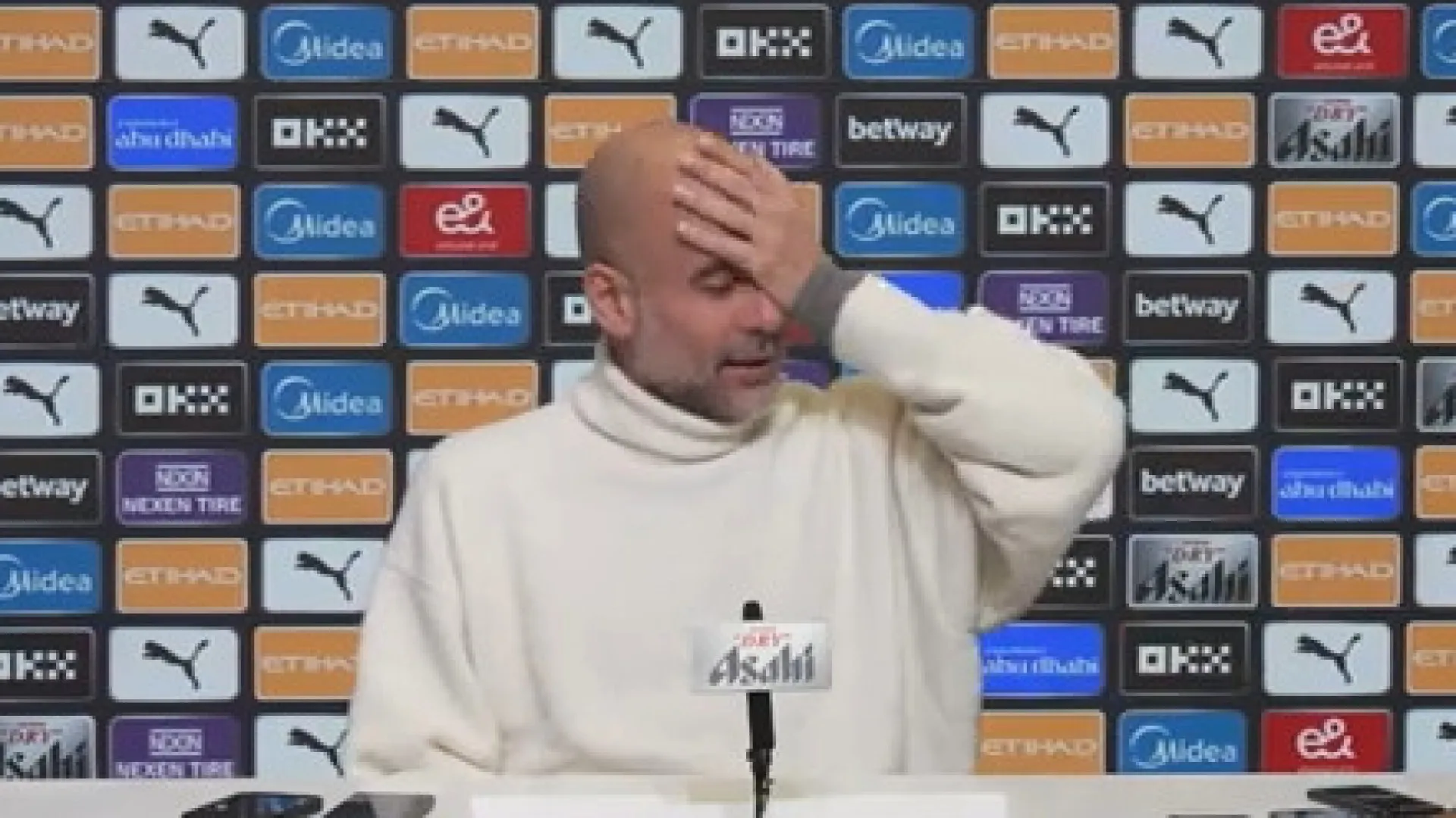 
                    Guardiola 'troca galhardetes' com jornalista: 