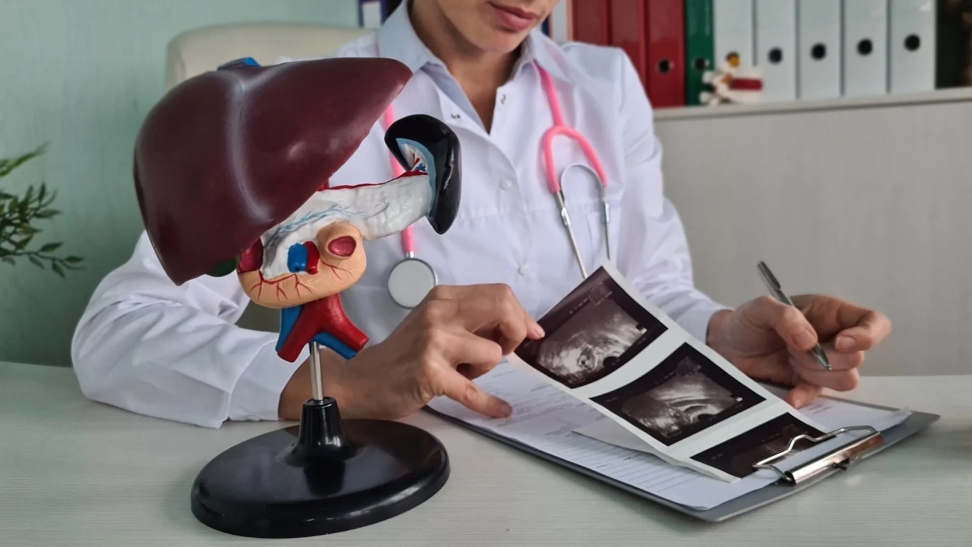 
                    Consumo excessivo de álcool tem impacto no fígado, alerta associação
                