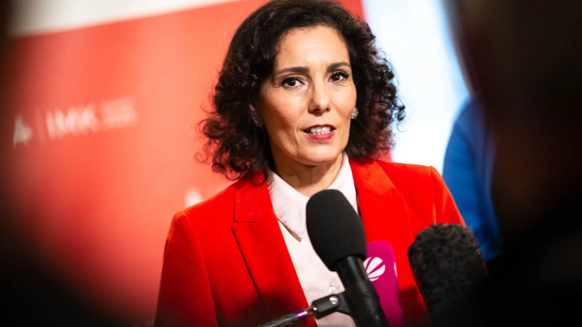 
                    UE adverte Israel que suspensão das ONG em Gaza impediria ajuda vital
                