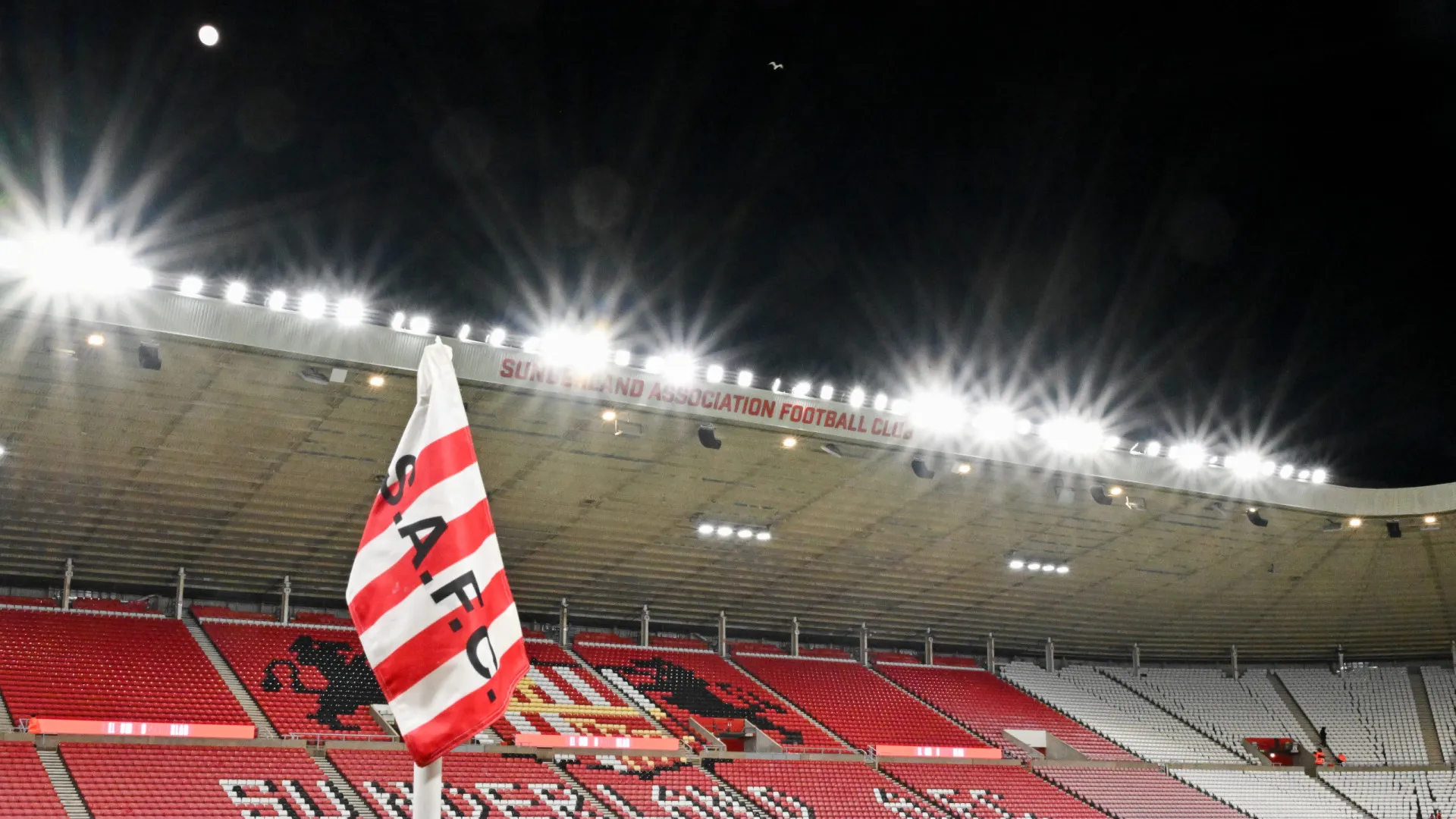 
                    EM DIRETO: Liverpool tropeça e segue-se o Sunderland-City (e não só)
                