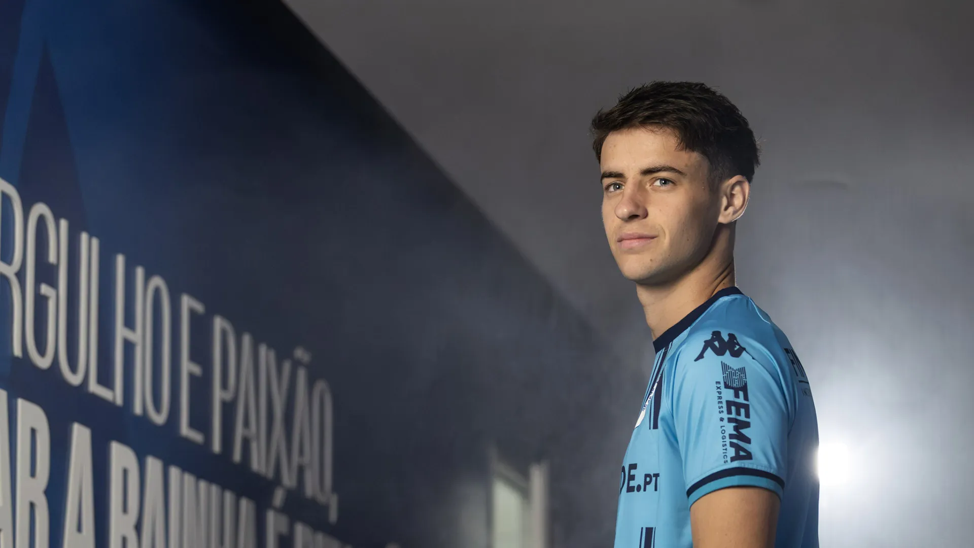 
                    Oficial: Vizela contrata internacional bielorrusso Nikita Demchenko
                