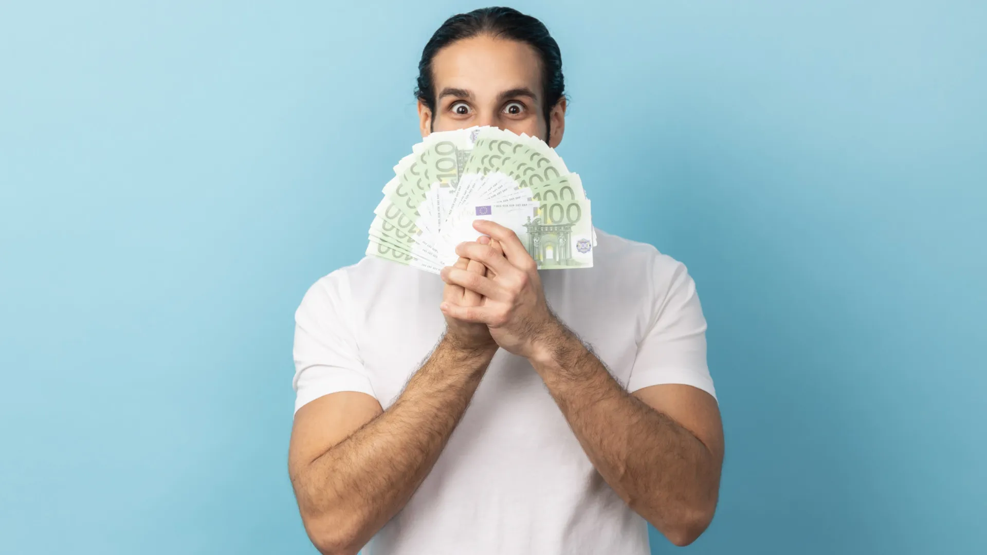 
                    Bolsos bem cheios! Três signos que vão ganhar muito dinheiro esta semana
                