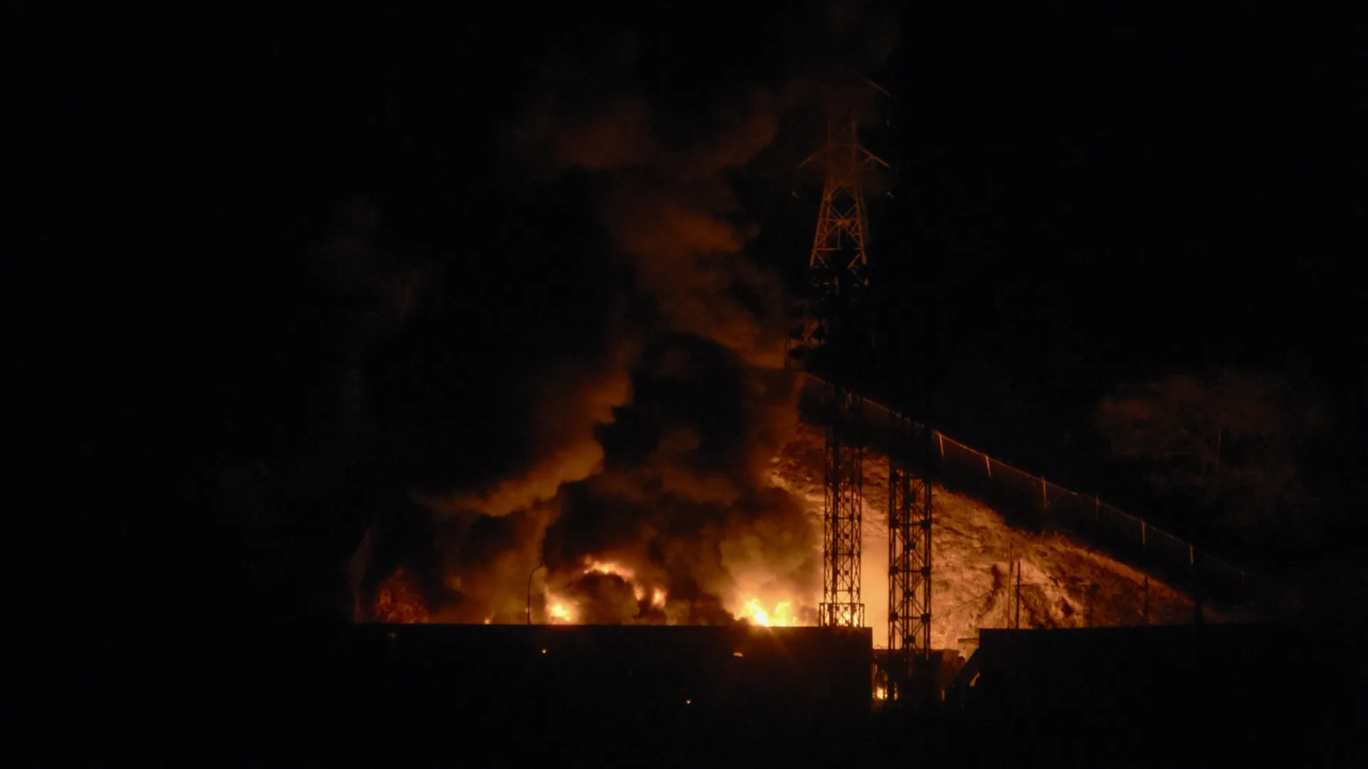 
                    Venezuela acusa EUA de ataques (que já são fora da capital): 