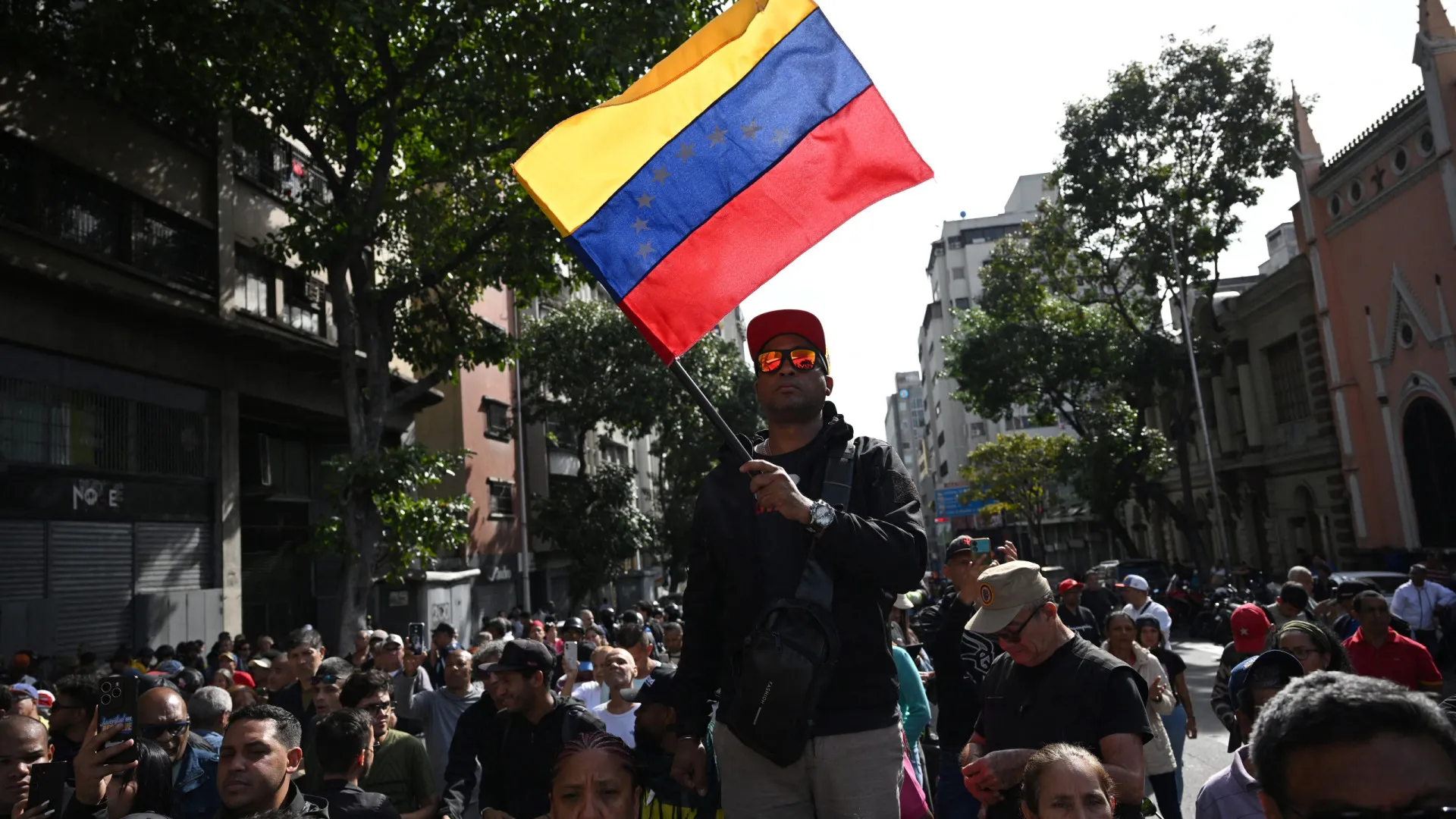 
                    Ataque dos EUA à Venezuela faz culminar estratégia iniciada há 28 semanas
                