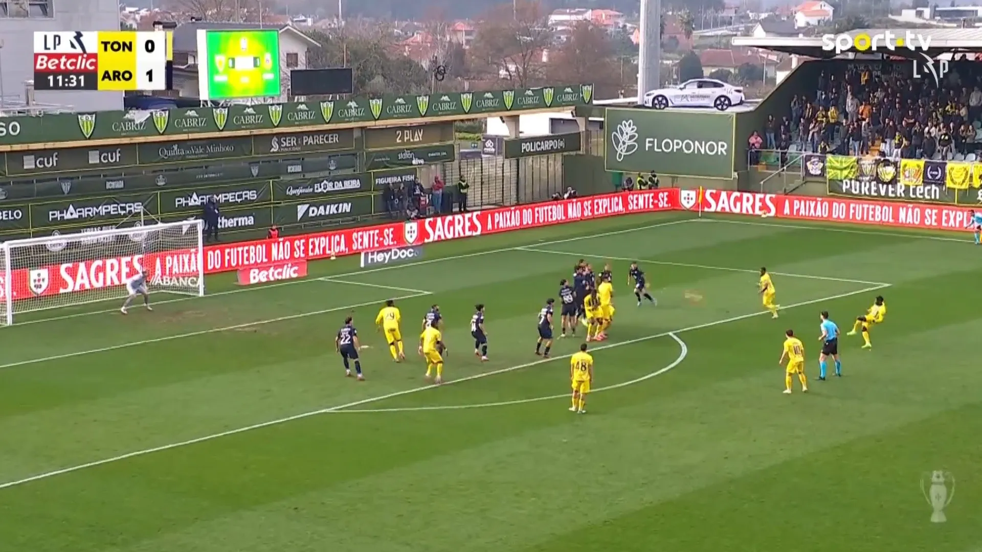 
                    O belo golo de livre direto que restabeleceu o empate no Tondela-Arouca
                