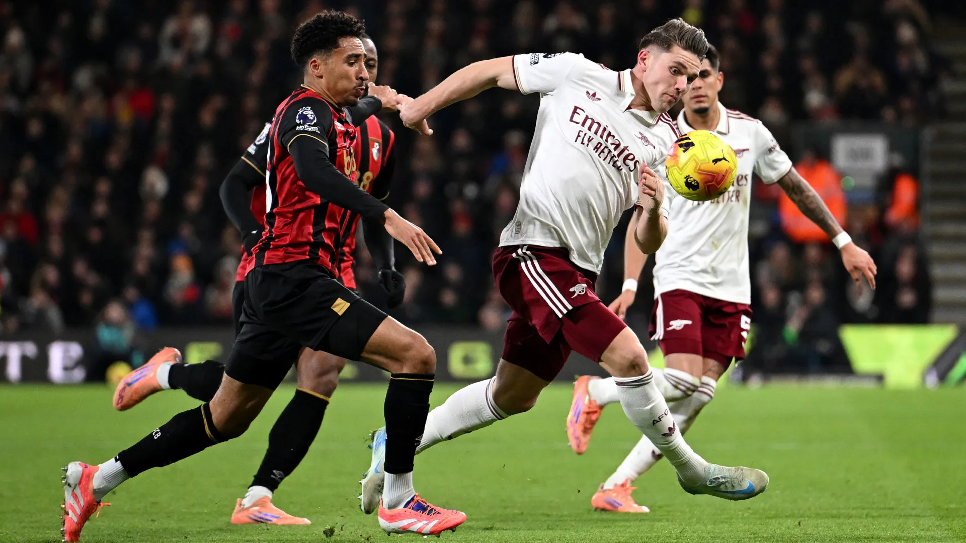 
                    Gyokeres volta a ficar em branco, mas Arsenal segue embalado na Premier
                