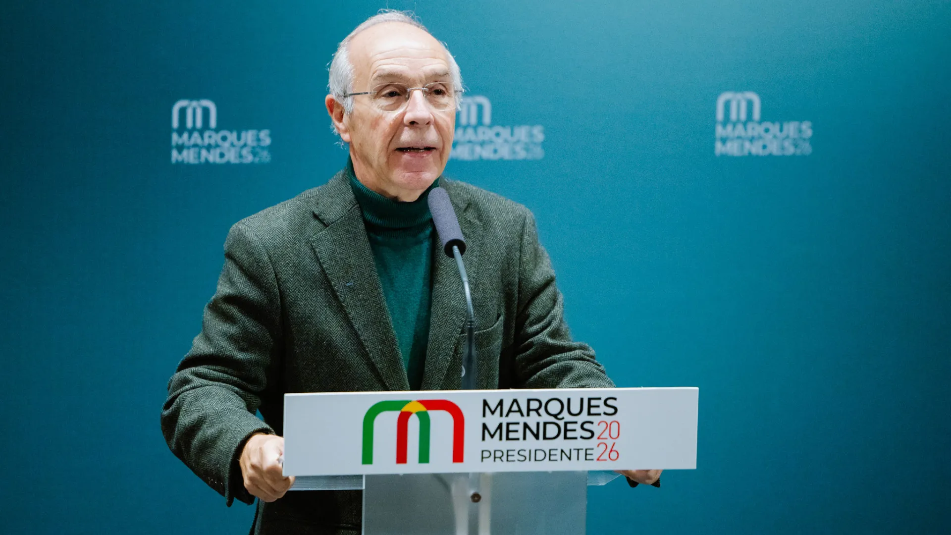 
                    Marques Mendes diz ser 