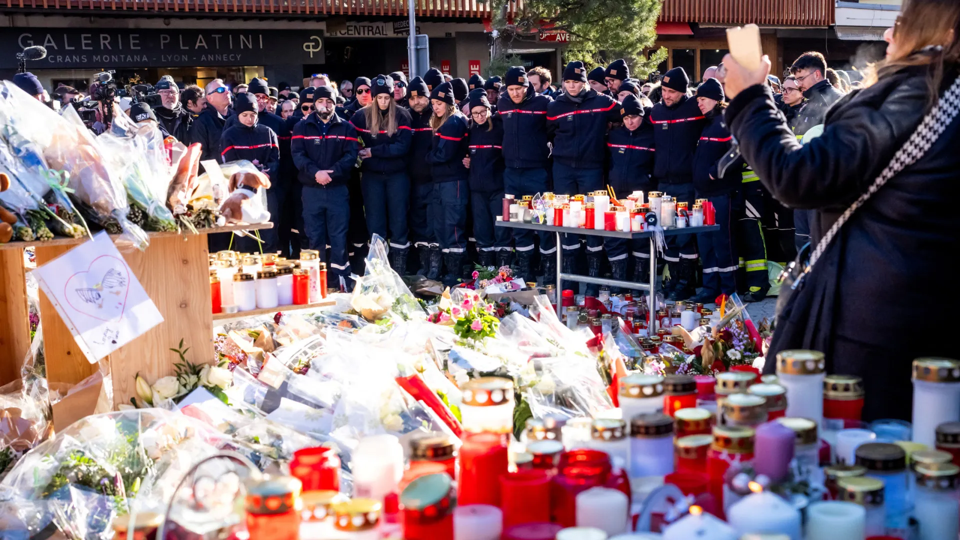
                    Confirmada morte de seis jovens italianos em incêndio num bar na Suiça
                