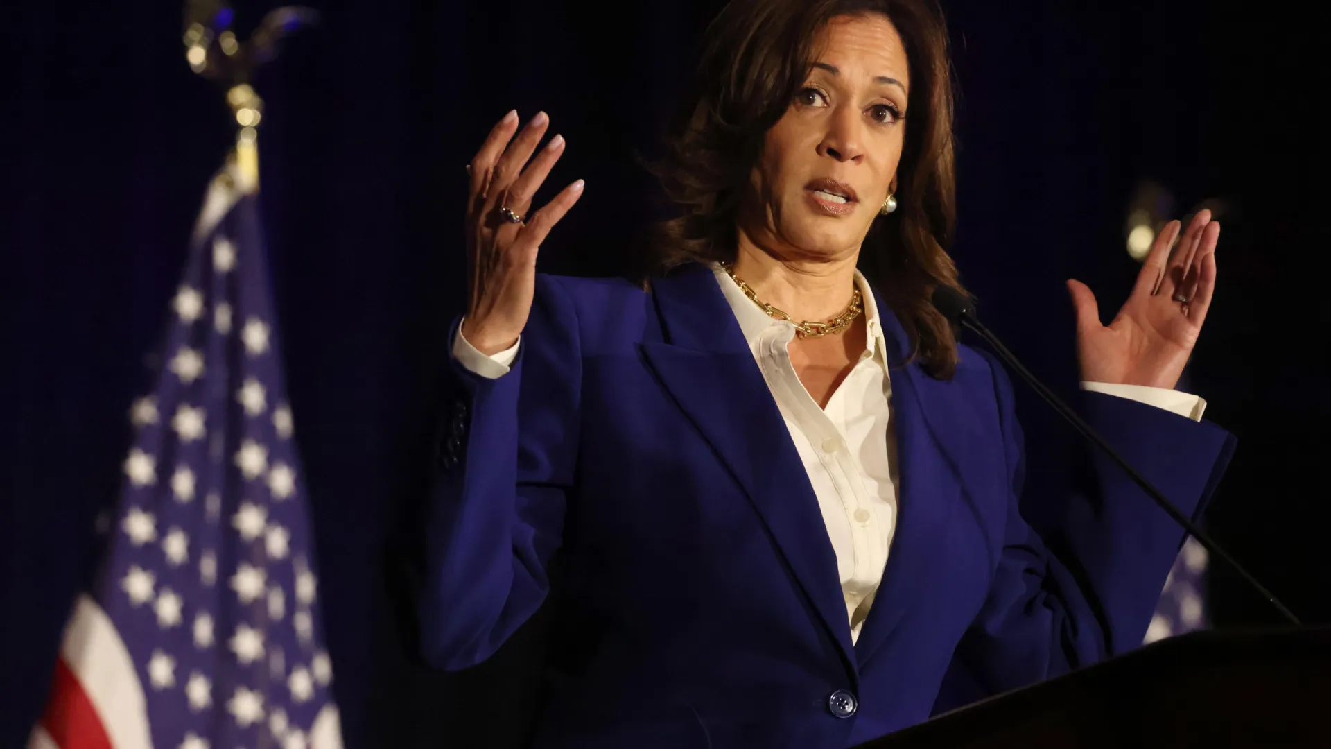 
                    Venezuela? Harris condena operação militar: 