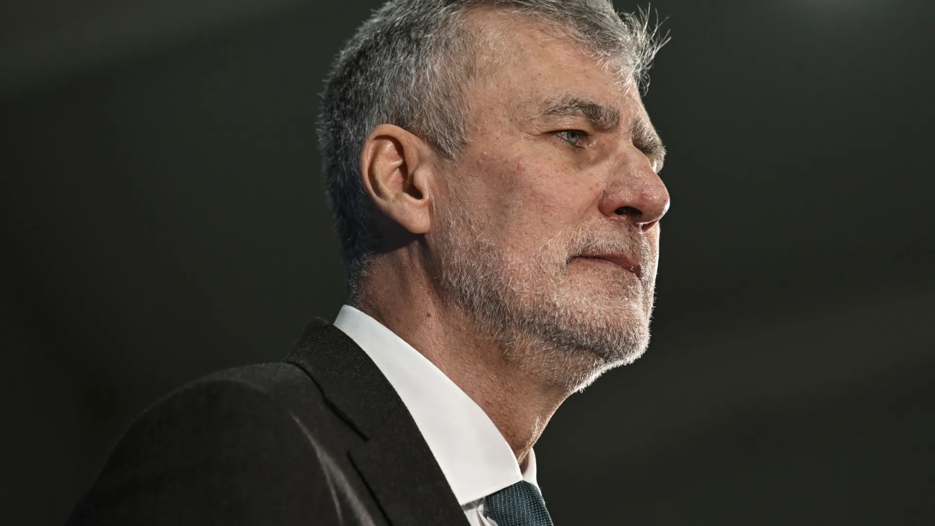 
                    Candidatura de Gouveia e Melo pede que se aguarde pelos resultados
                