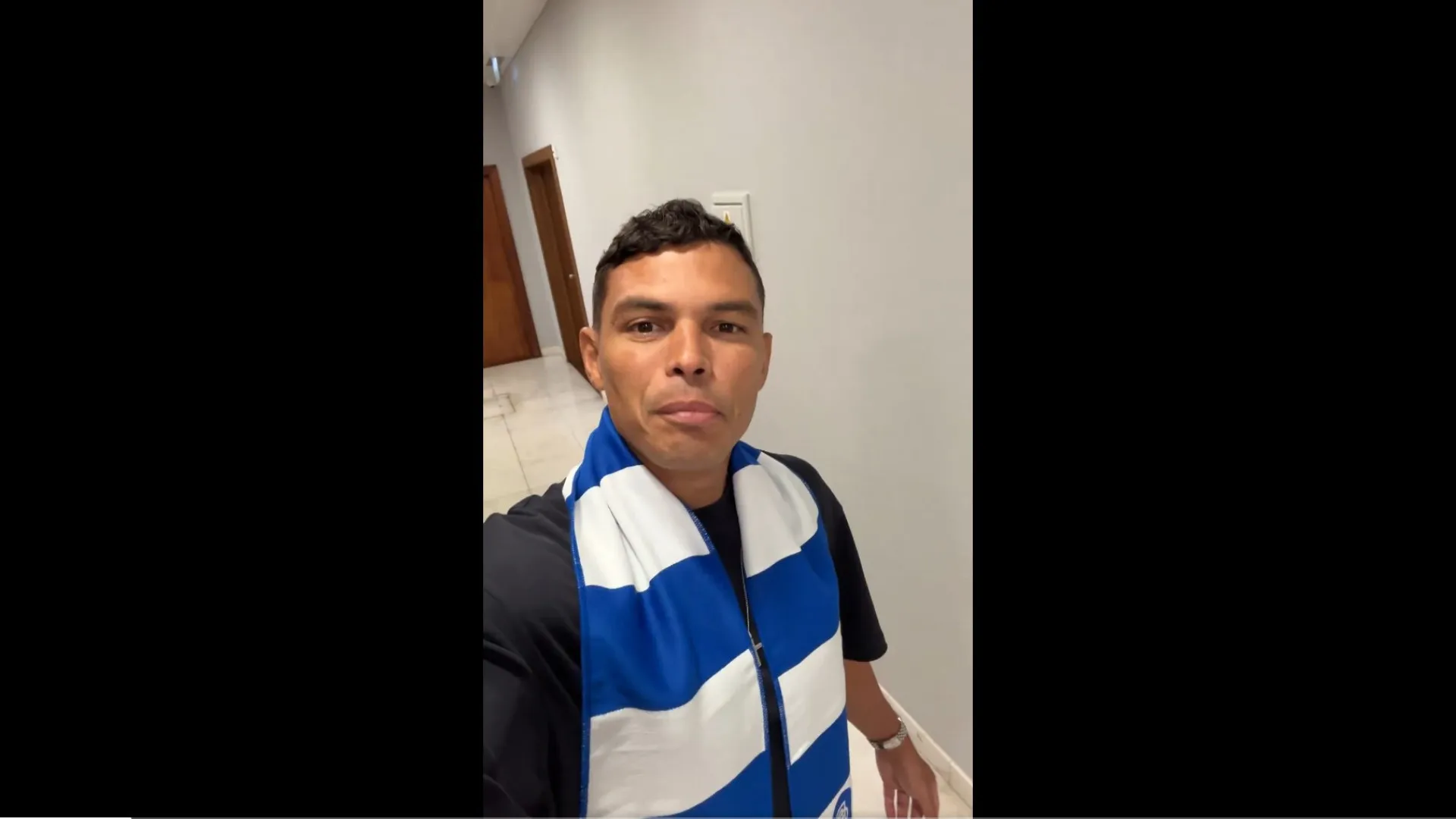 
                    Esta é a mensagem de Thiago Silva para os adeptos do FC Porto
                