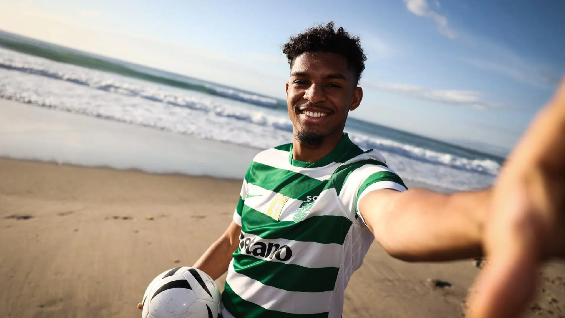 
                    EM DIRETO: Siga os rumores e os negócios do mercado de transferências
                