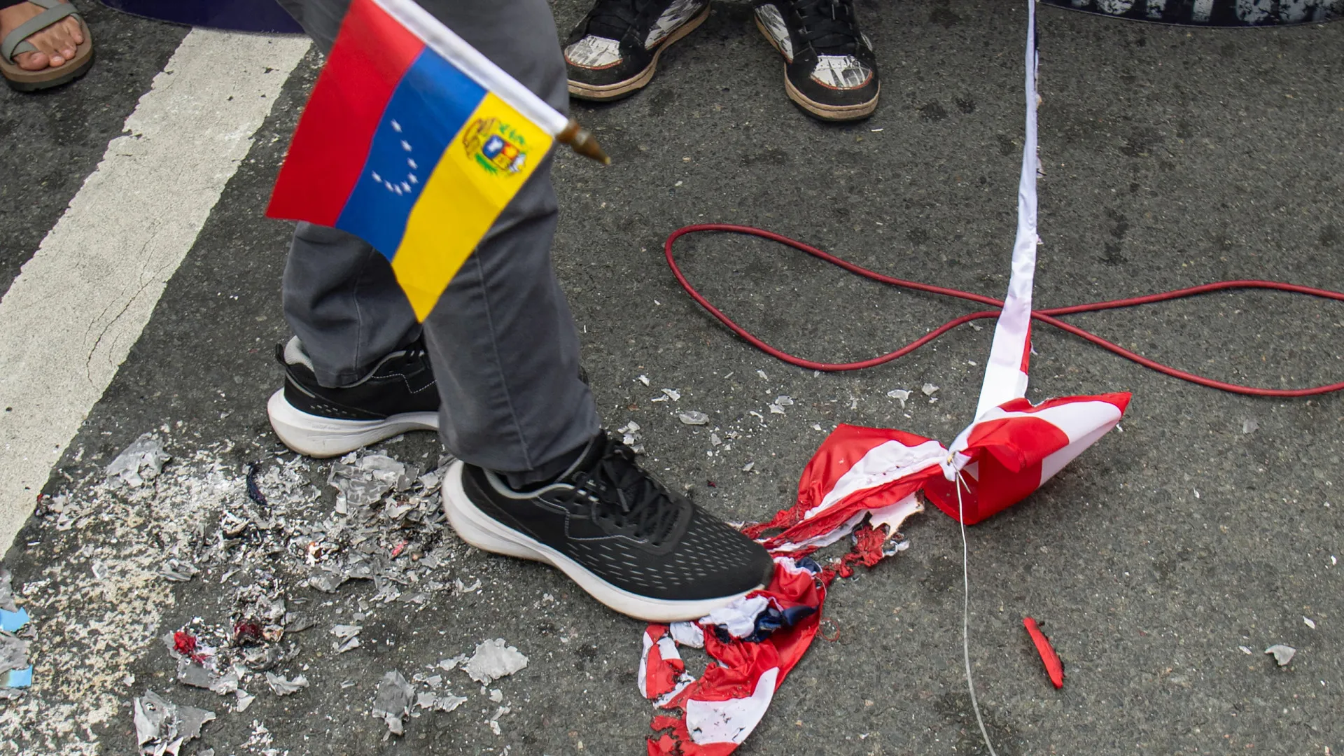 
                    AO MINUTO: Maduro em tribunal hoje; Conselho de Segurança reúne-se
                