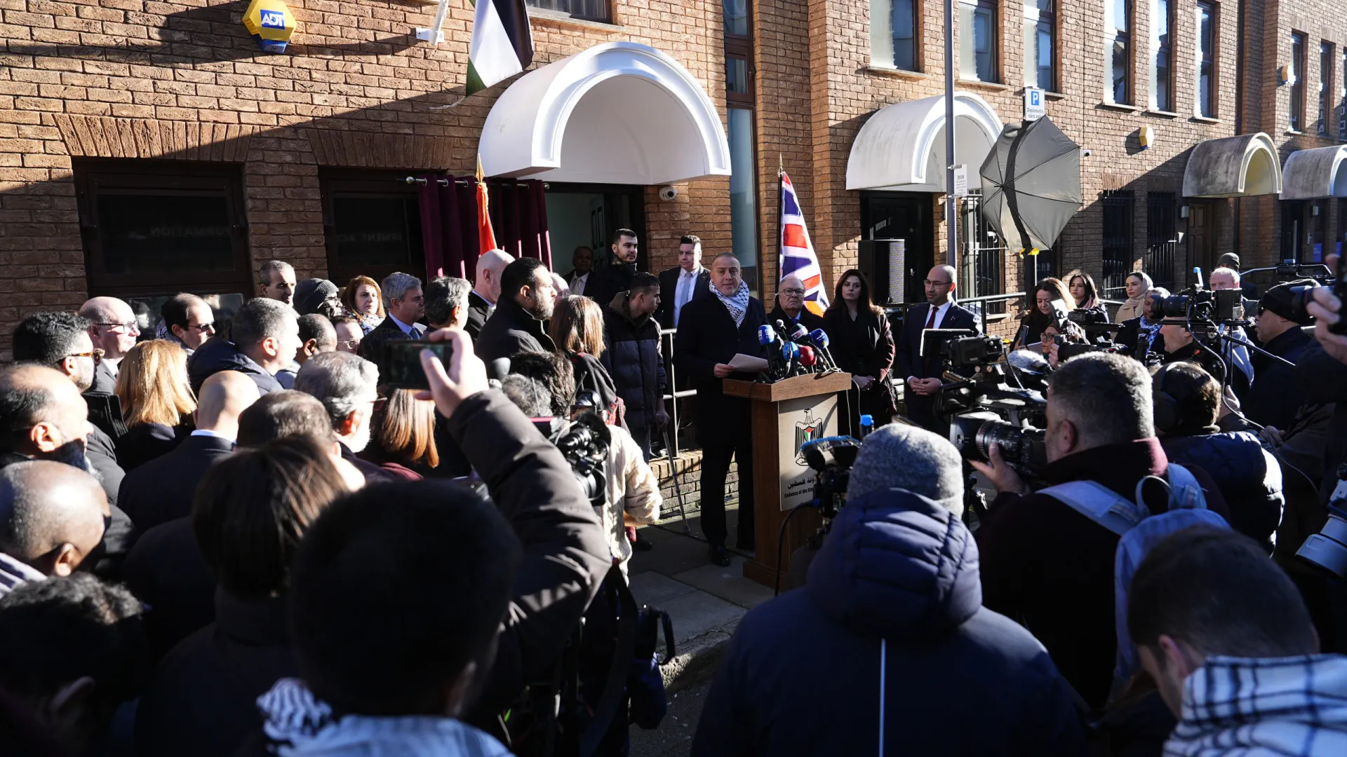 Embaixada da Palestina inaugurada oficialmente em Londres: "Histórico"