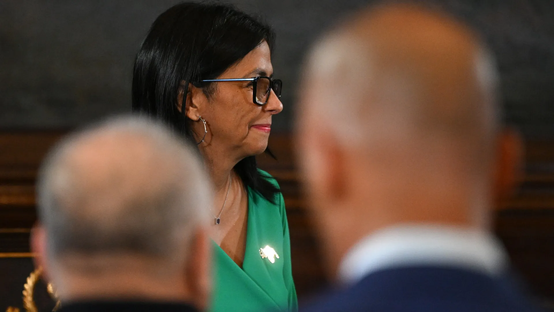 
                    Colômbia aguardará que Caracas decida futuro antes de reconhecer Delcy
                