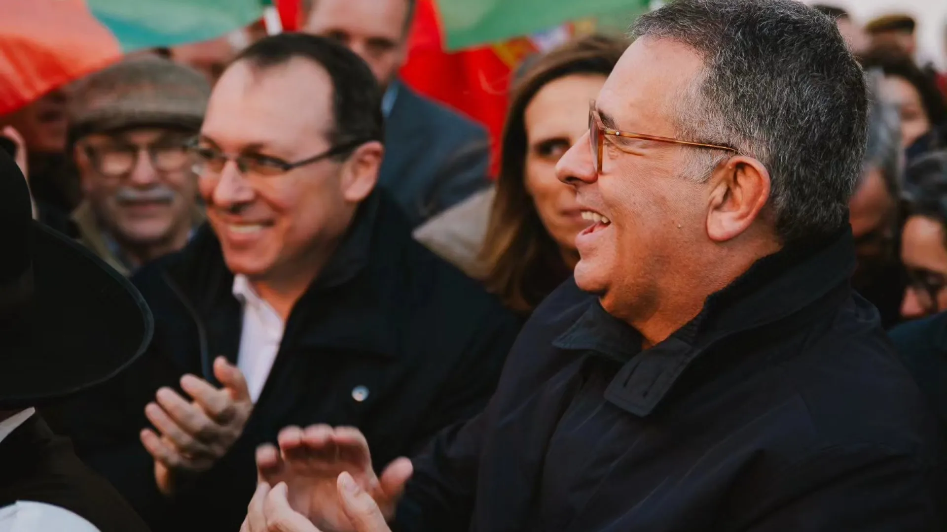 
                    Pediu-se a Seguro que 