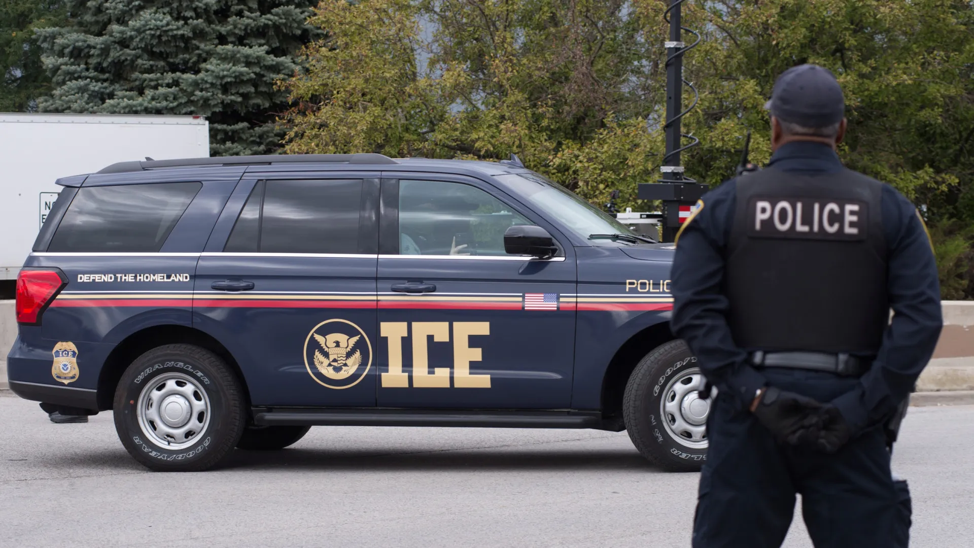 
                    Autarca diz que morte de condutora por agente do ICE foi 