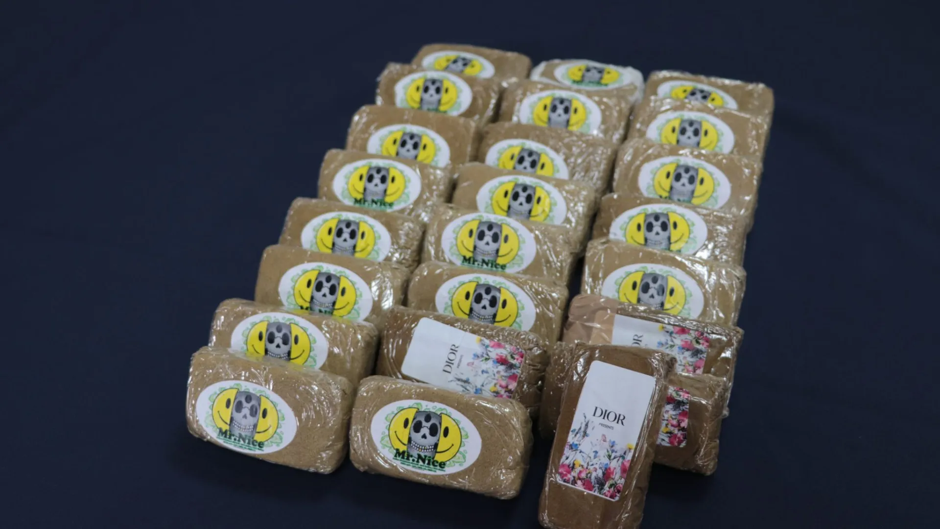 
                    Homem detido na Madeira com quase 5 mil doses de canábis
                