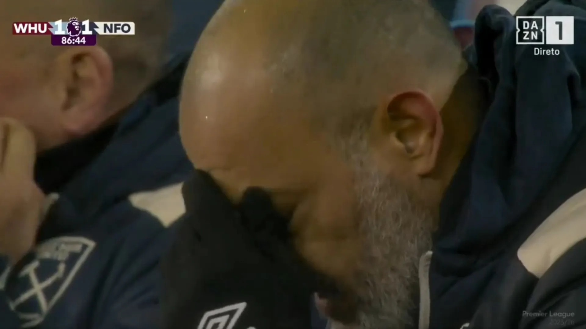 
                    Nuno Espírito Santo 'esconde' a cara no West Ham-Nottingham
                