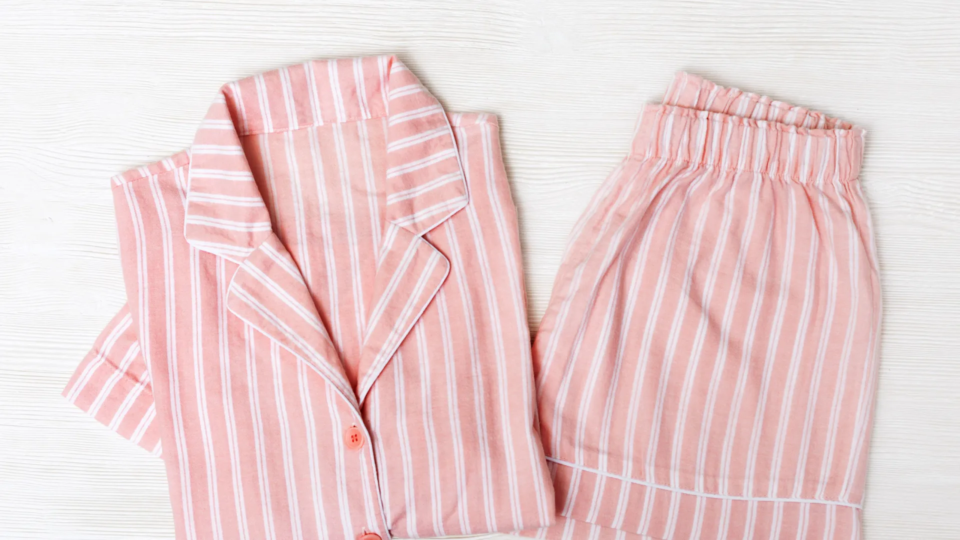 
                    Com que frequência deve lavar o pijama para evitar riscos desnecessários
                