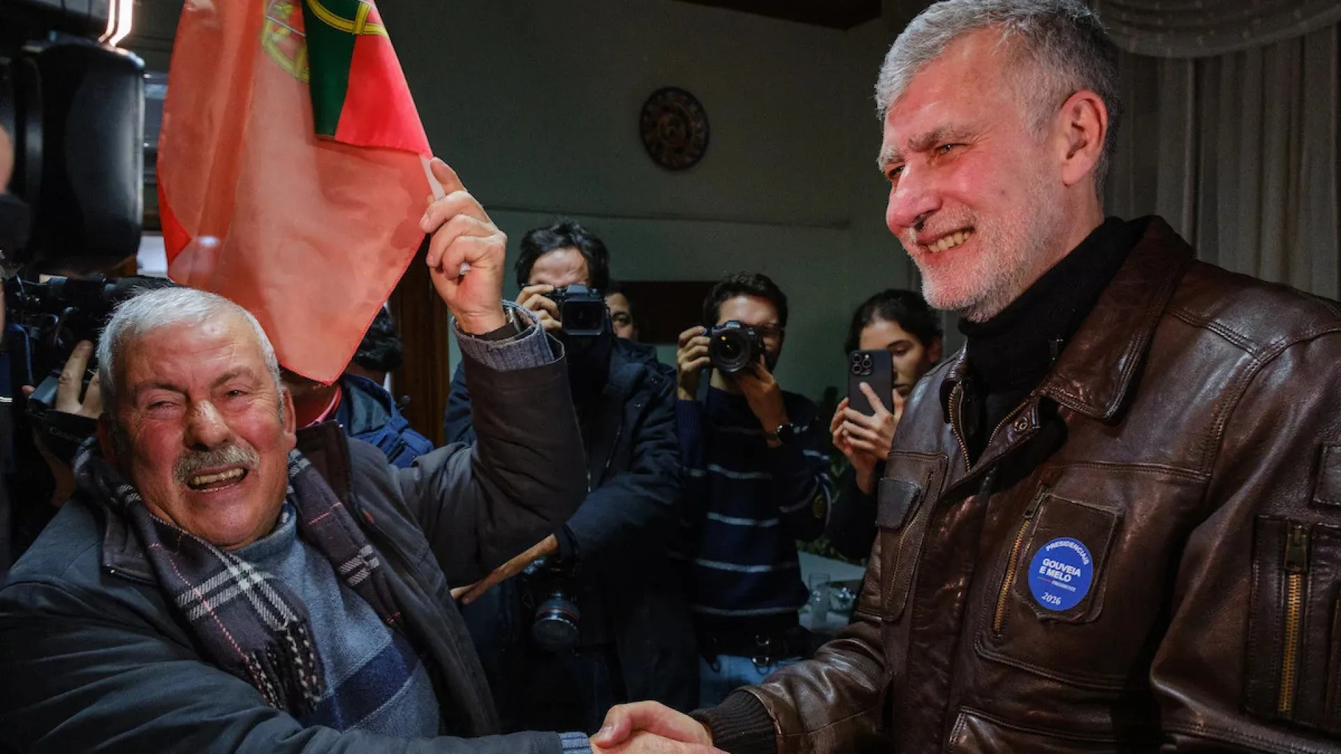 
                    Gouveia e Melo critica 