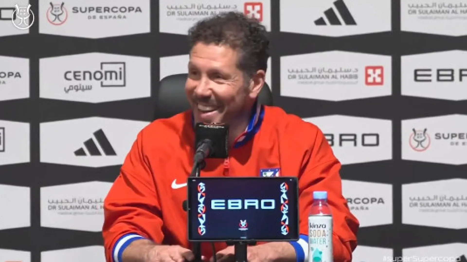 
                    Fazem uma pergunta em inglês a Diego Simeone e a resposta é imperdível
                
