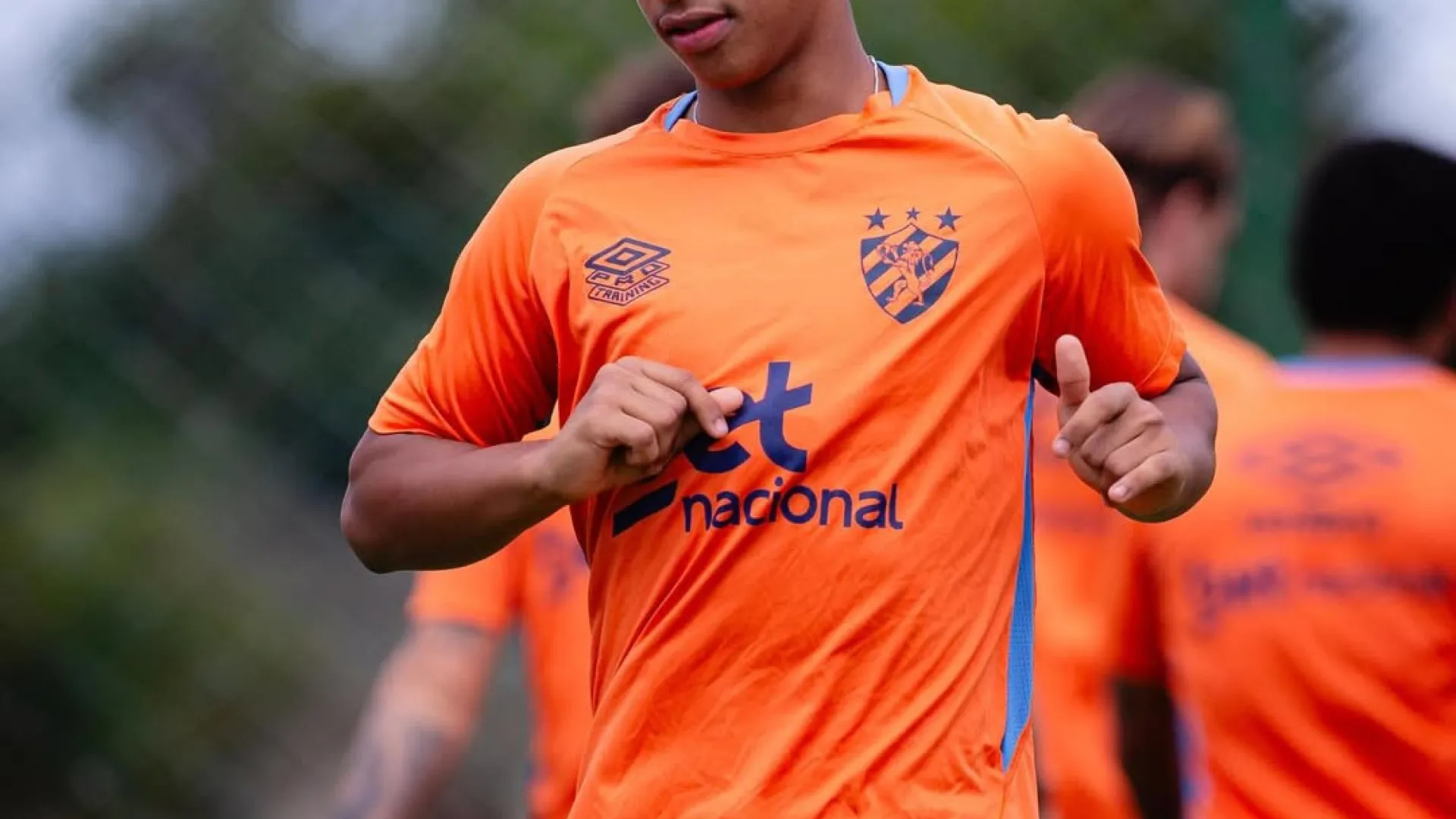 
                    FC Porto avança por Zé Lucas, médio sub-17 eliminado por Portugal
                