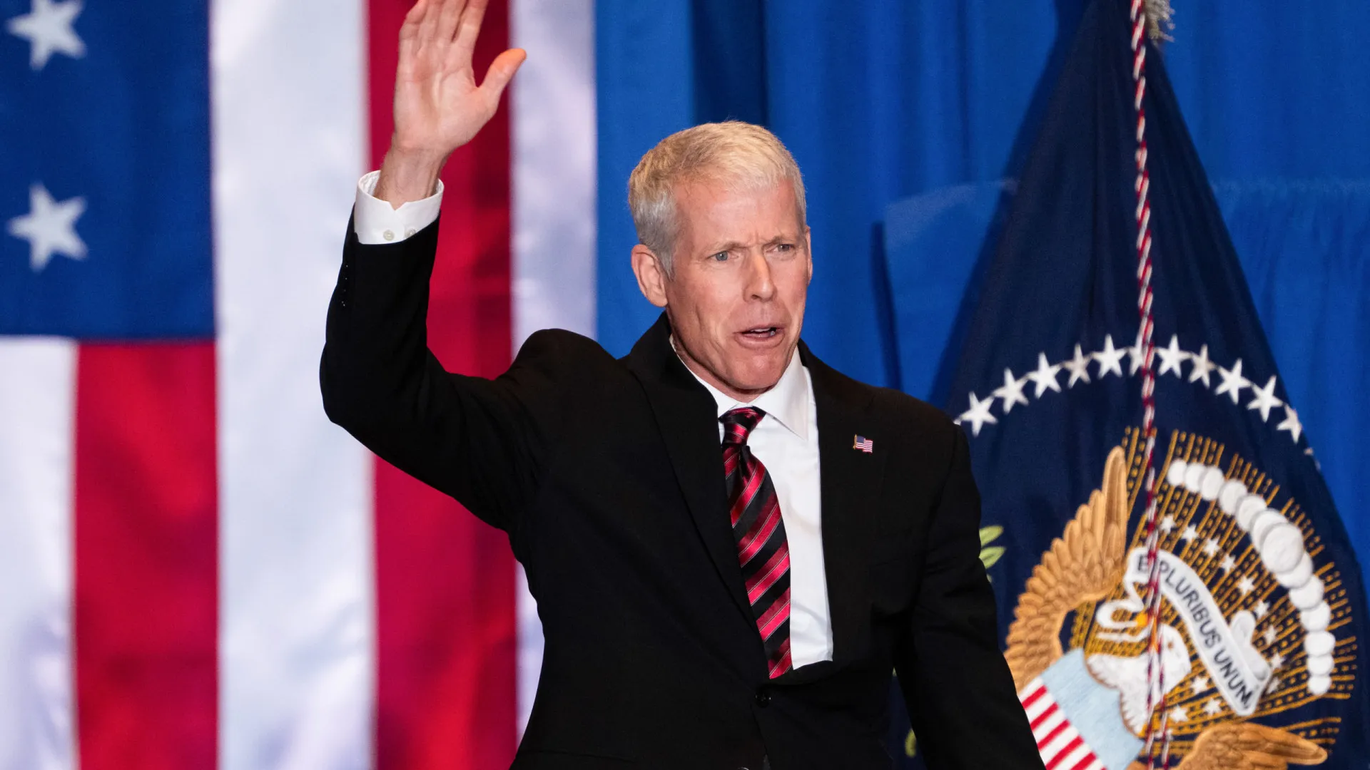 
                    EUA vão controlar venda de petróleo venezuelano 