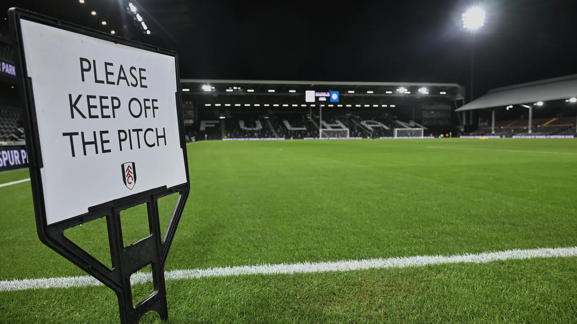 
                    EM DIRETO: Fulham-Chelsea, de Marco Silva e Pedro Neto, em destaque
                