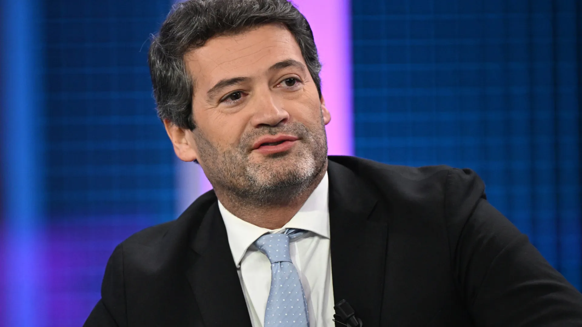 
                    Ventura acusa PS e PSD de distribuírem lugares por pressentirem 