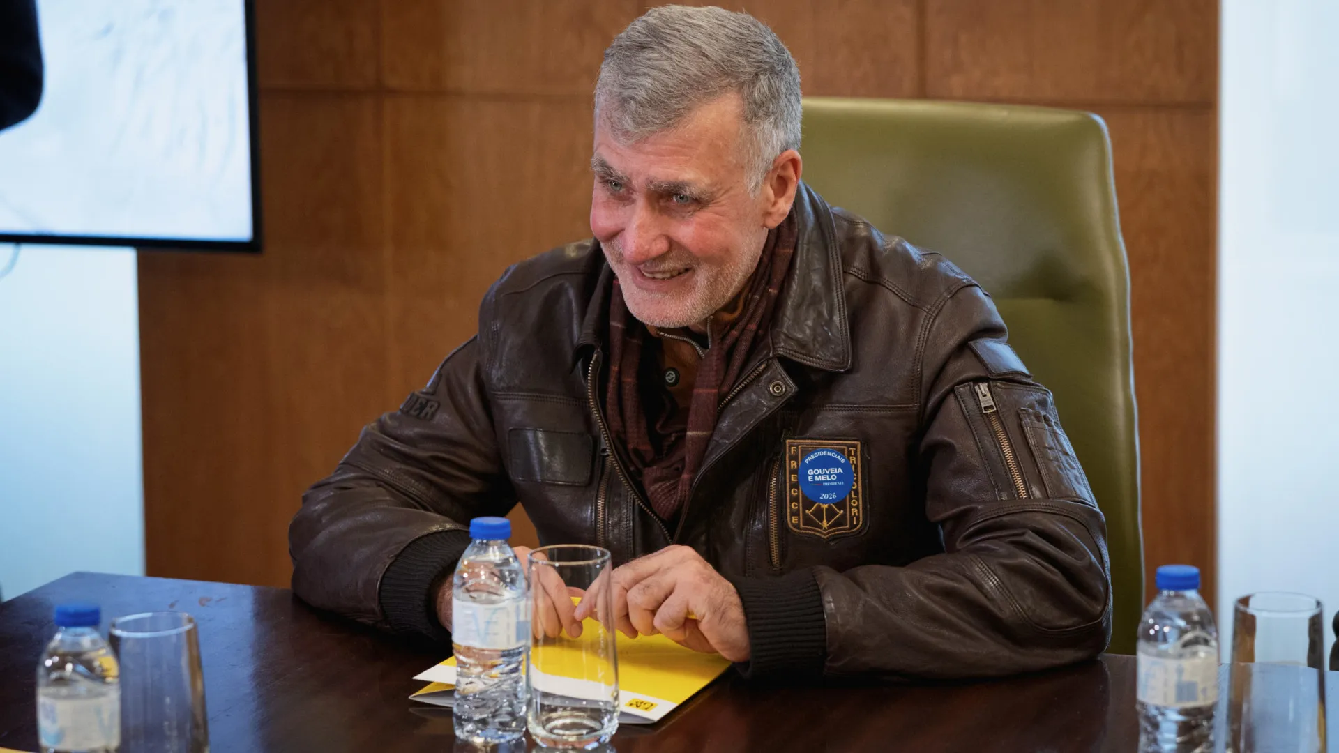 
                    Gouveia e Melo acusa adversários: 