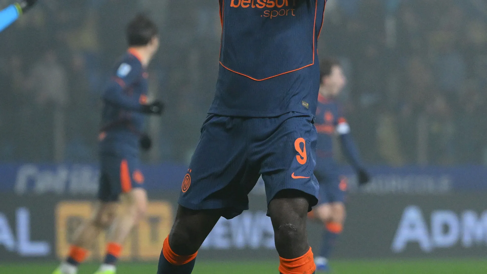 
                    Inter vence Parma e distancia-se do rival AC Milan no topo da liga
                