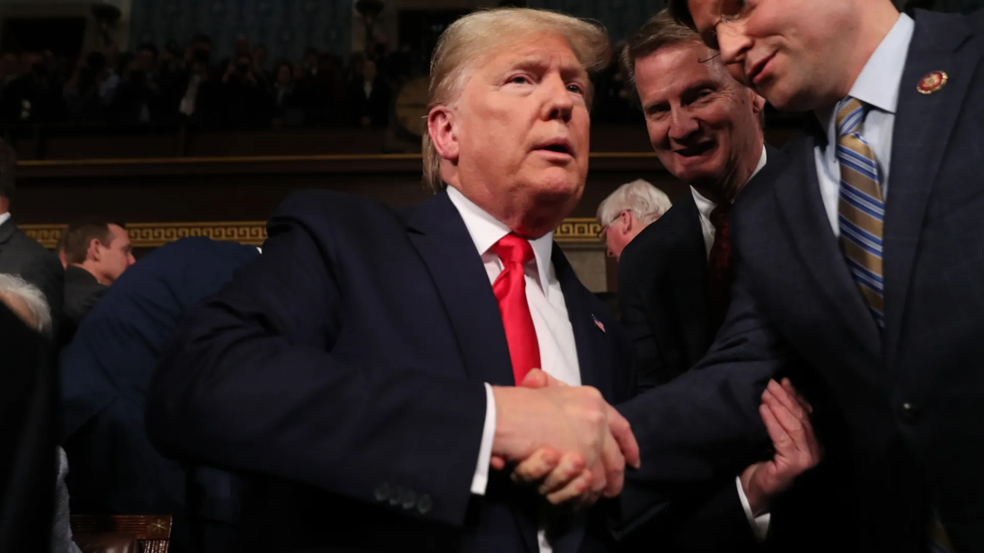 
                    Trump convidado a fazer o discurso do Estado da União em 24 de fevereiro
                