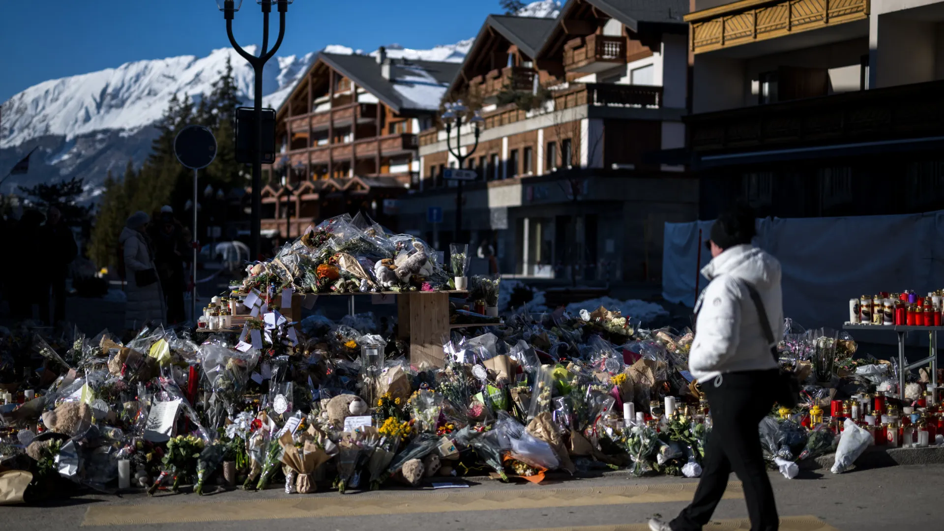 
                    Dona de bar em Crans-Montana fugiu com caixa registadora durante incêndio
                