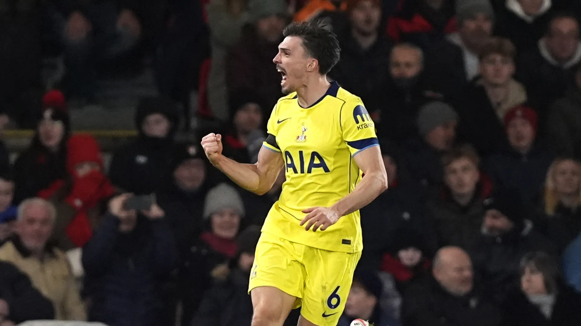 
                    Tottenham em brasa. João Palhinha explica 'tête-à-tête' com adeptos
                