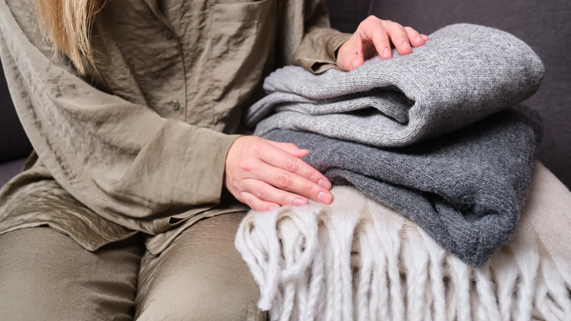 
                    Dicas para lavar peças de caxemira na máquina sem danificá-las
                