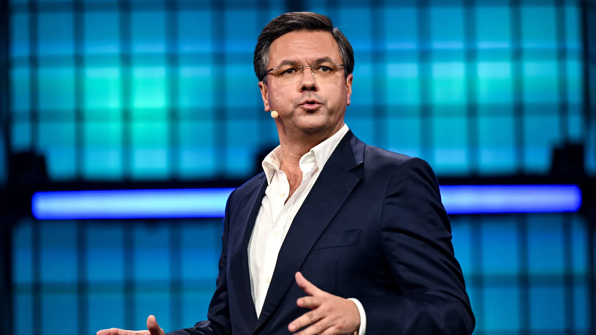 
                    Governo inicia contactos com tecnológicas indianas na Cimeira de IA
                