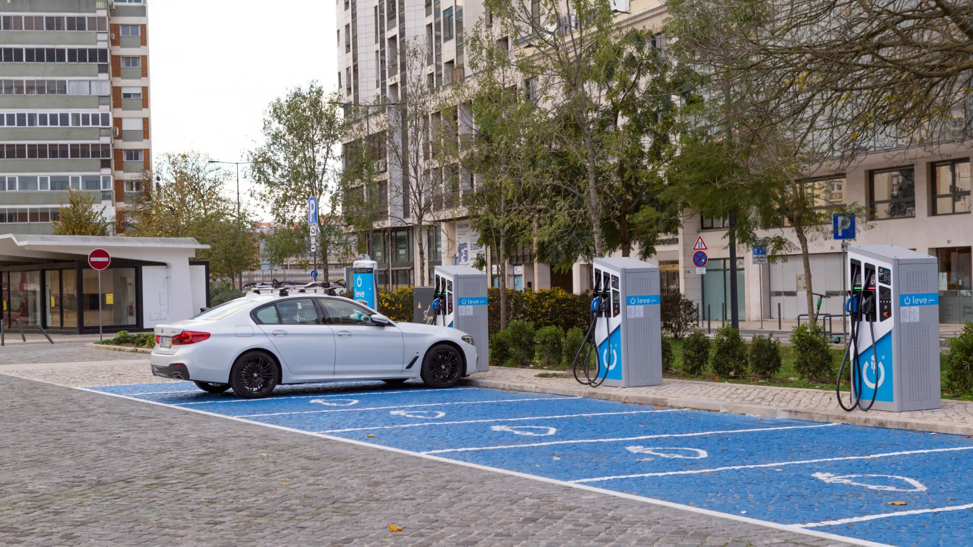 
                    Portugal bate recorde com 8,8 milhões de carregamentos elétricos em 2025
                