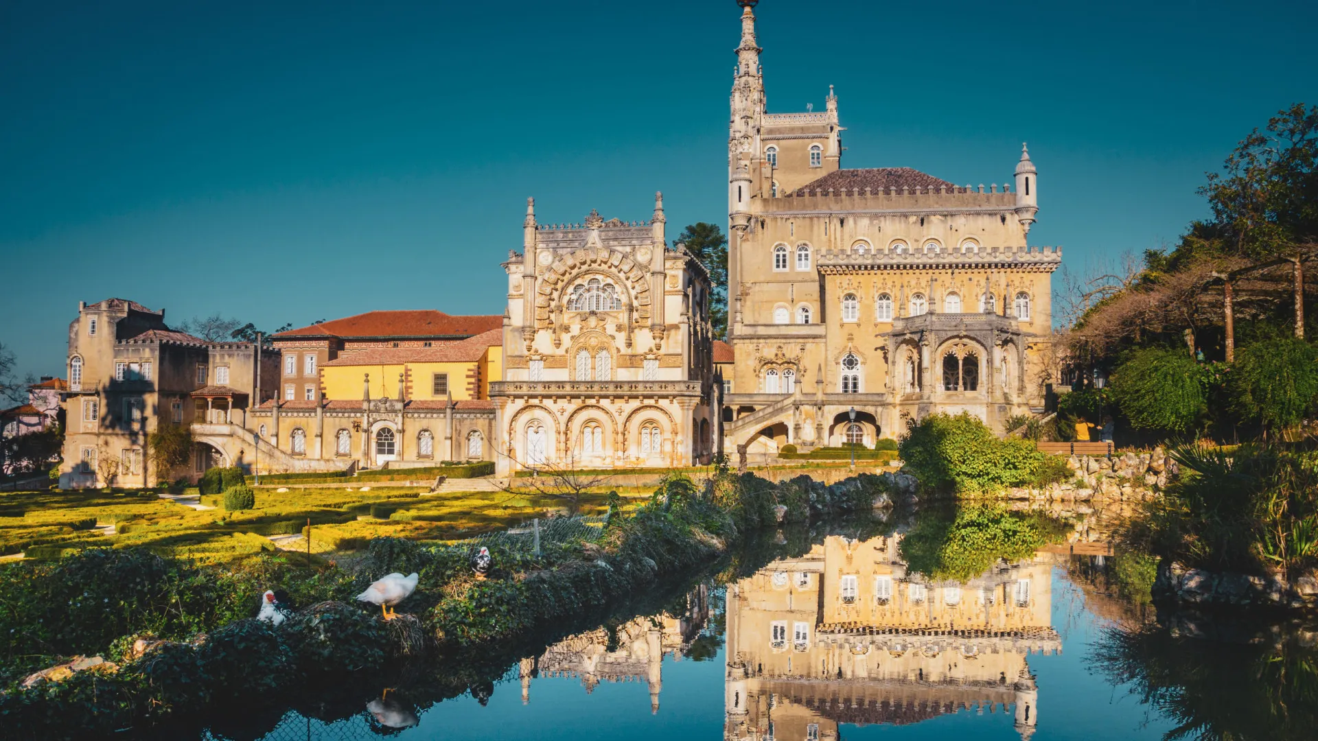 
                    10 hotéis históricos em Portugal para escapadinhas de conto de fadas
                