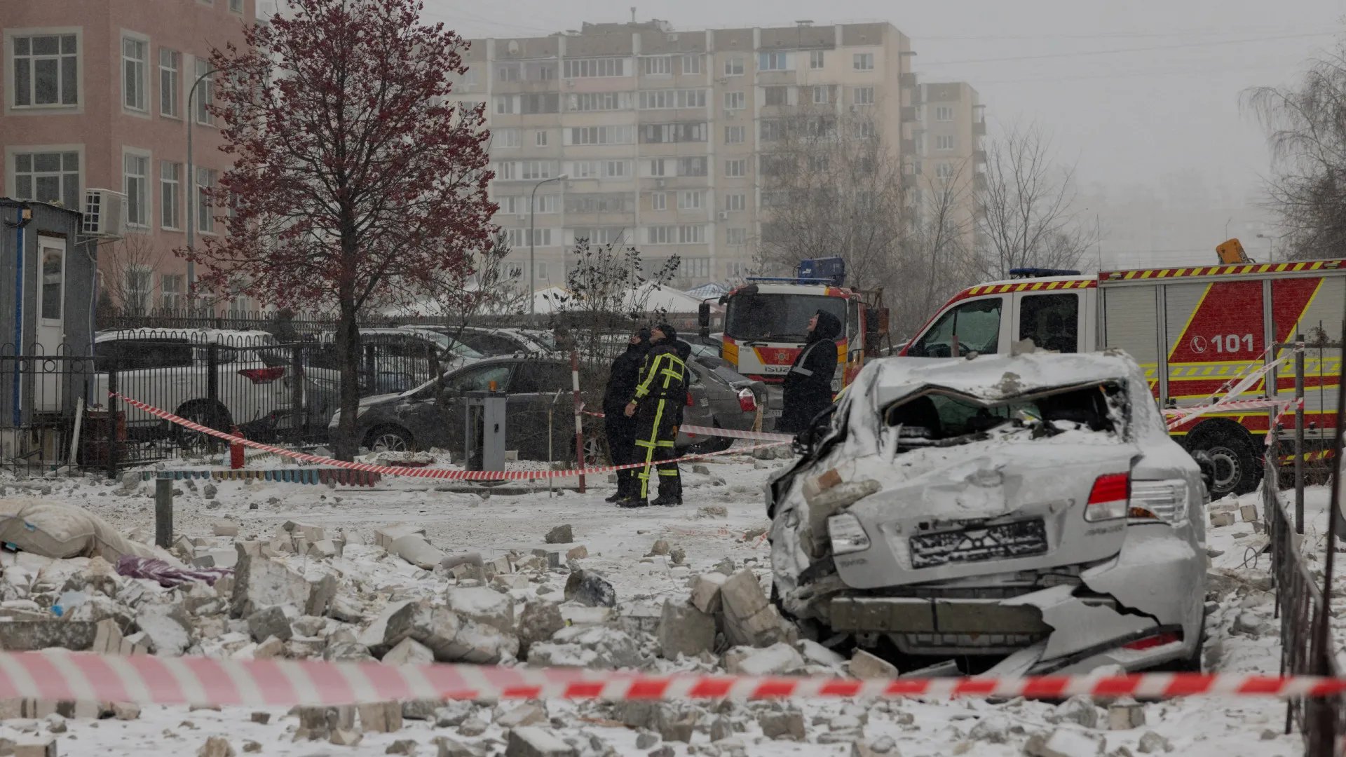 
                    Rússia atinge infraestruturas energéticas em 150 zonas na Ucrânia
                