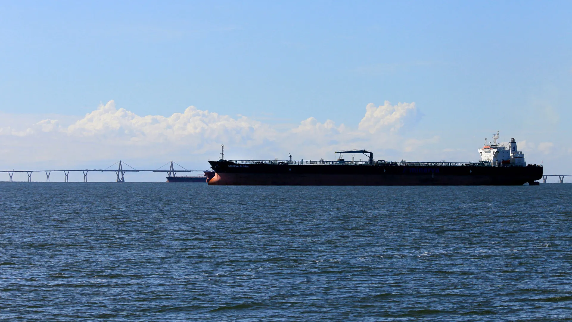 
                    Estados Unidos intercetam quinto petroleiro sancionado nas Caraíbas
                