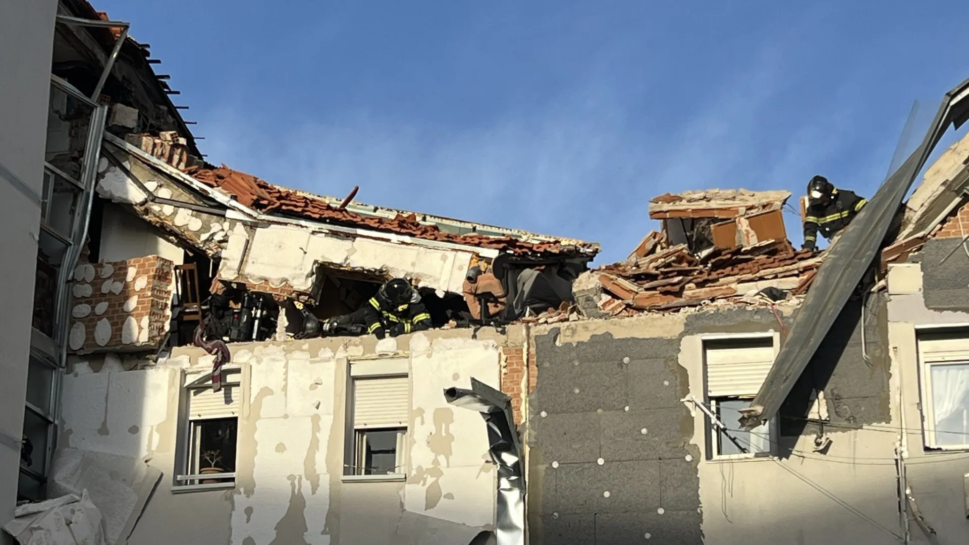 
                    Mulher morre e oito pessoas ficam feridas em explosão em Madrid
                