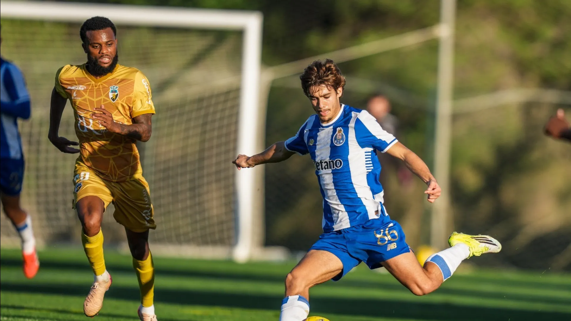 
                    FC Porto fecha estágio de olho no Clássico com vitória diante do Farense
                