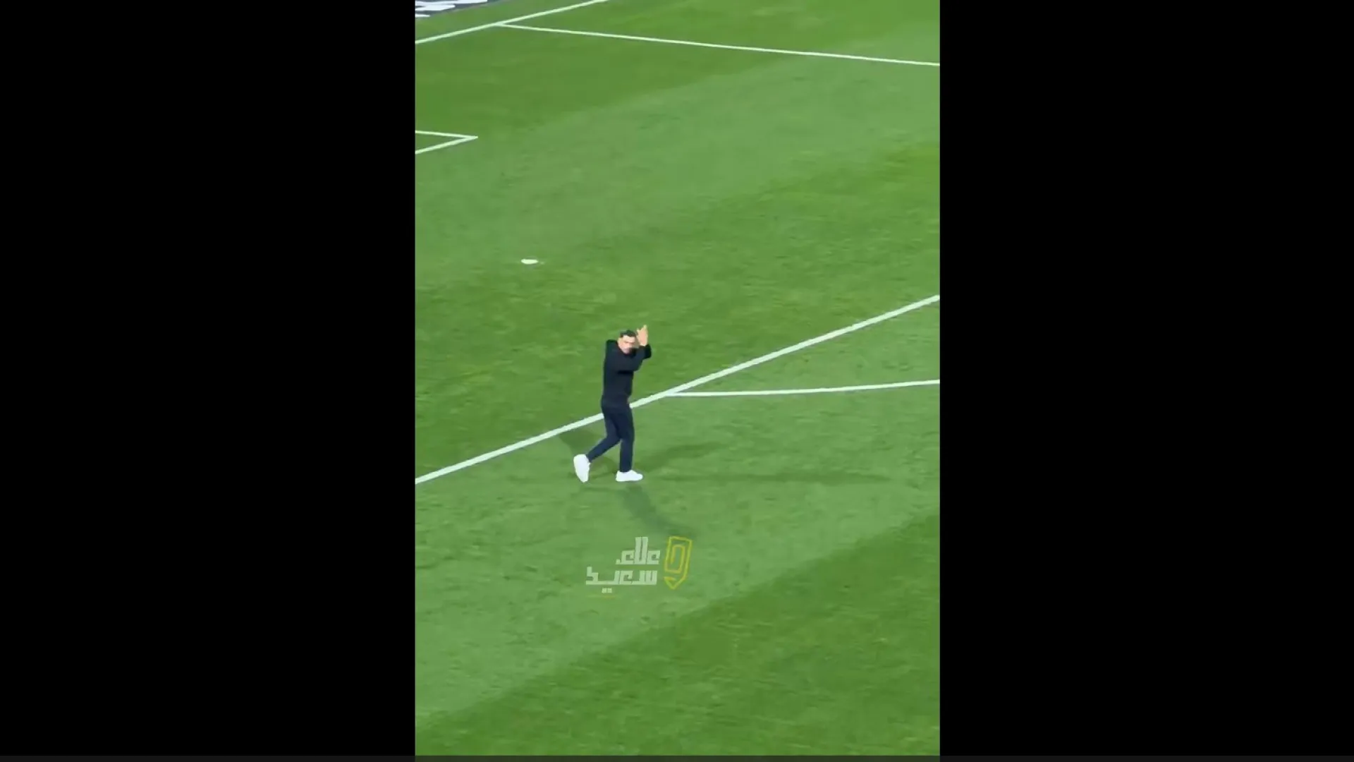 
                    Alto e bom som. Sérgio Conceição aclamado na Arábia Saudita
                