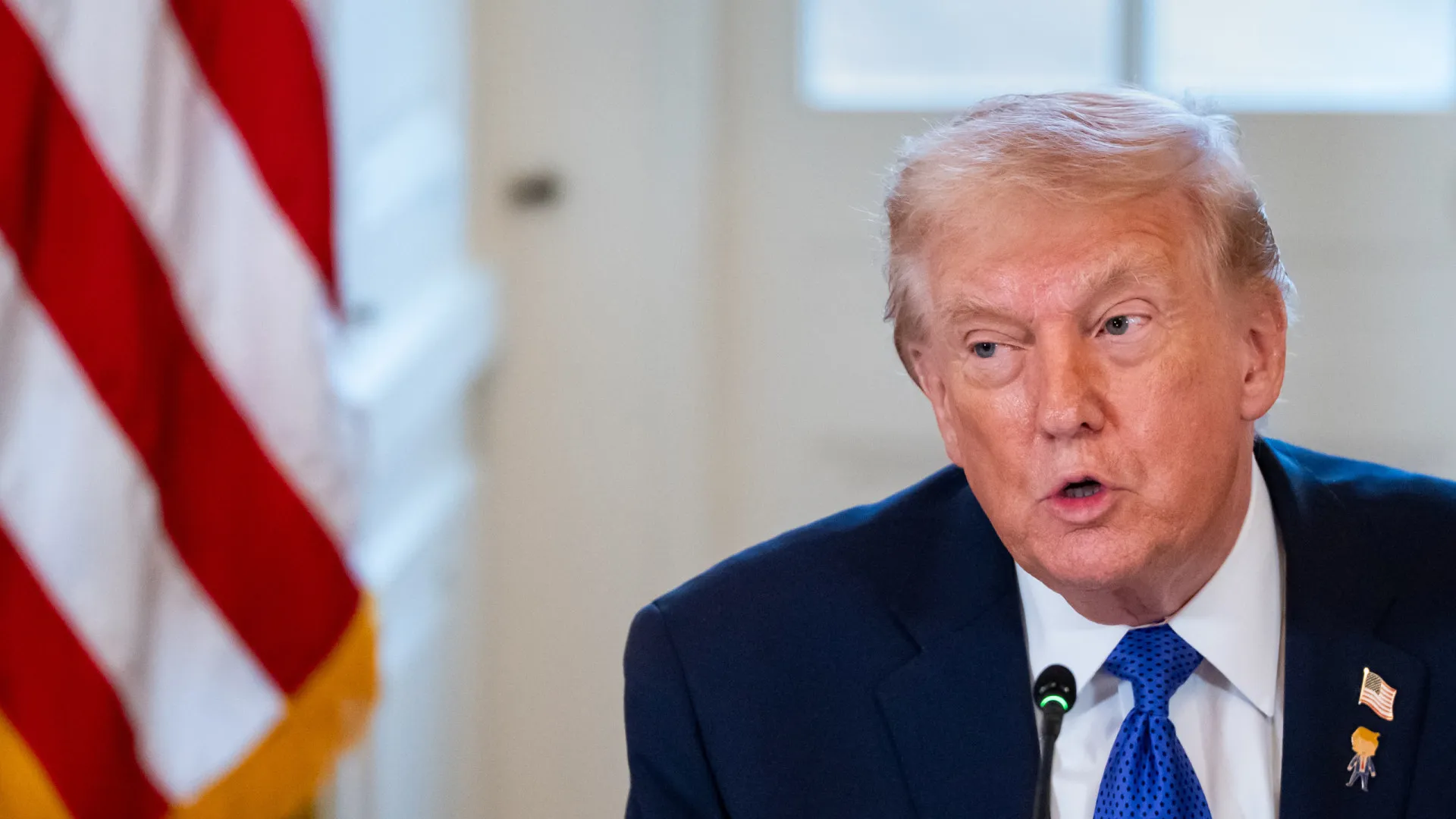 
                    EUA decidirão que petrolíferas venezuelanos explorão petróleo, diz Trump
                