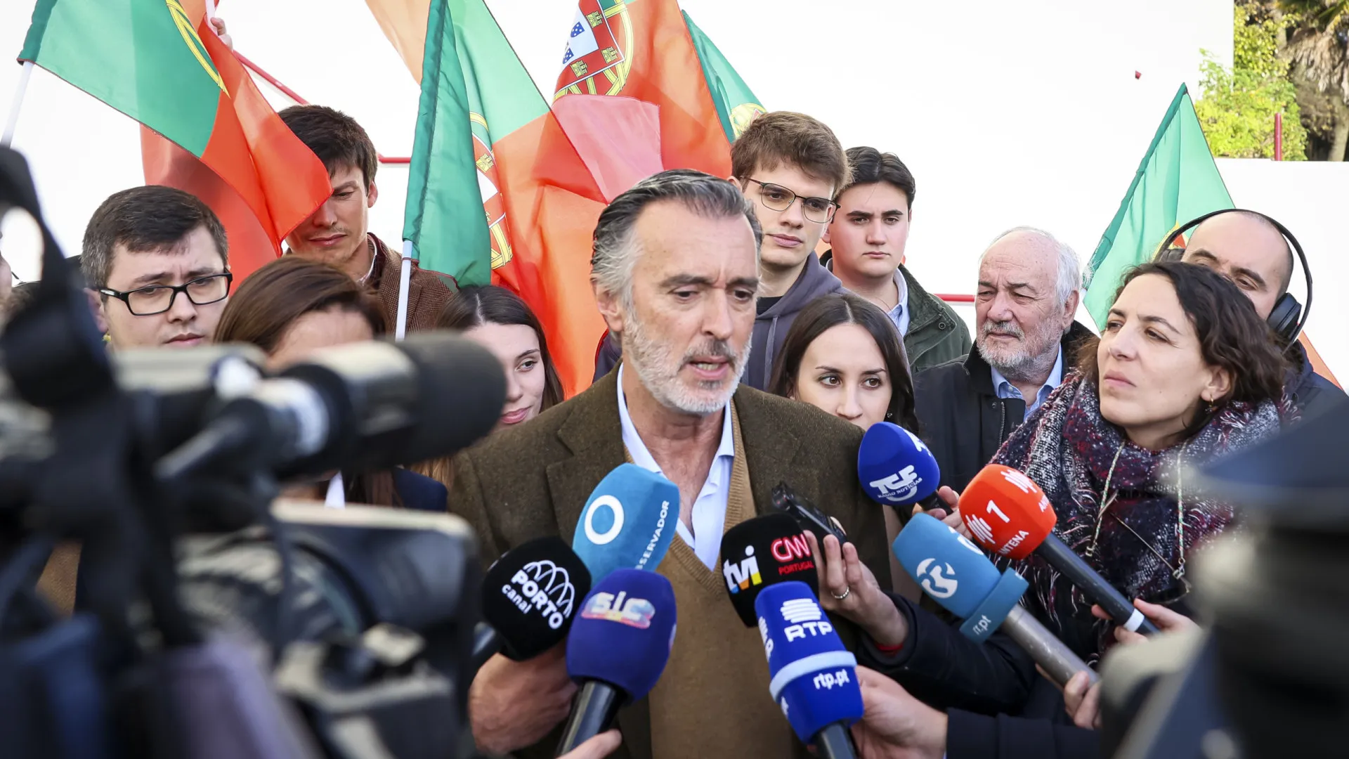 
                     Cotrim aposta almoço com Jorge Pinto em como não volta à liderança da IL
                