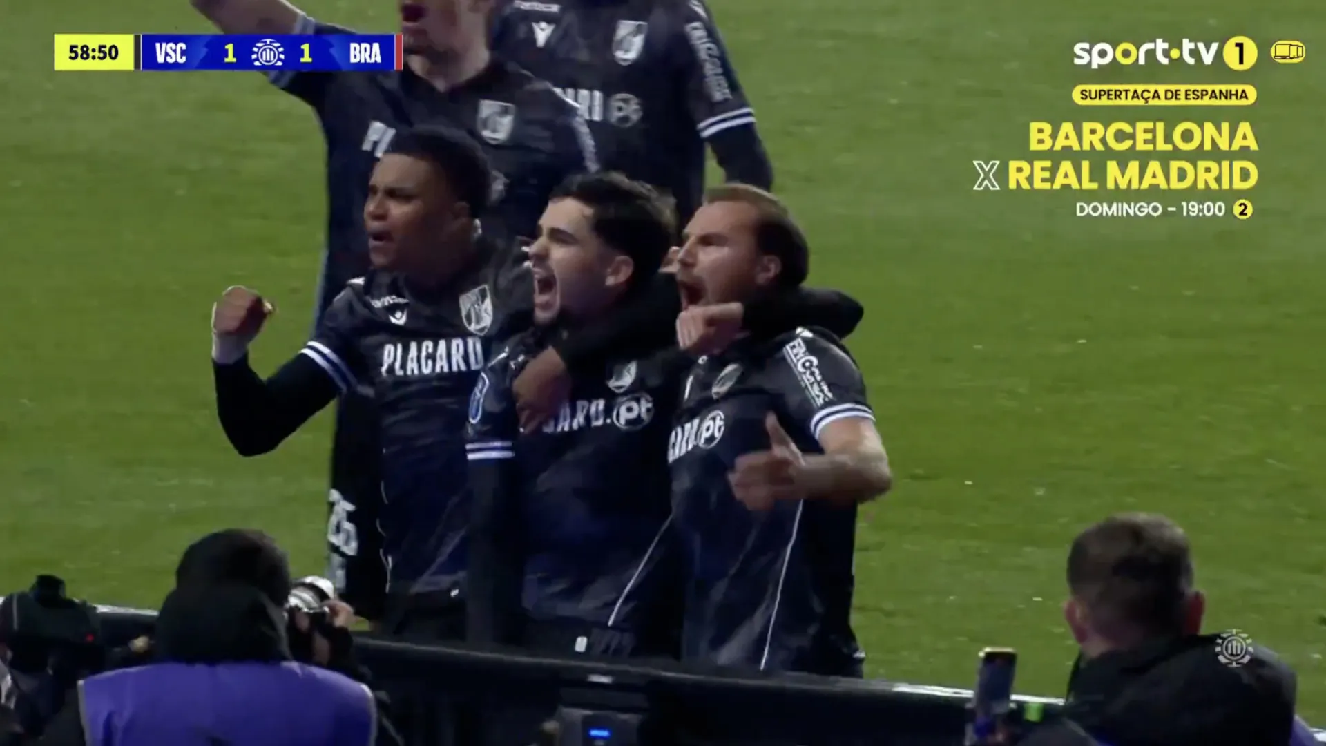 
                    O penálti (polémico) que deu 'nova vida' ao Vitória SC em Leiria
                