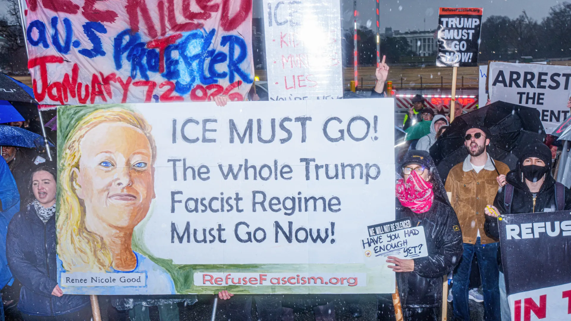 
                    Milhares saem à rua contra o ICE e a política migratória nos EUA
                