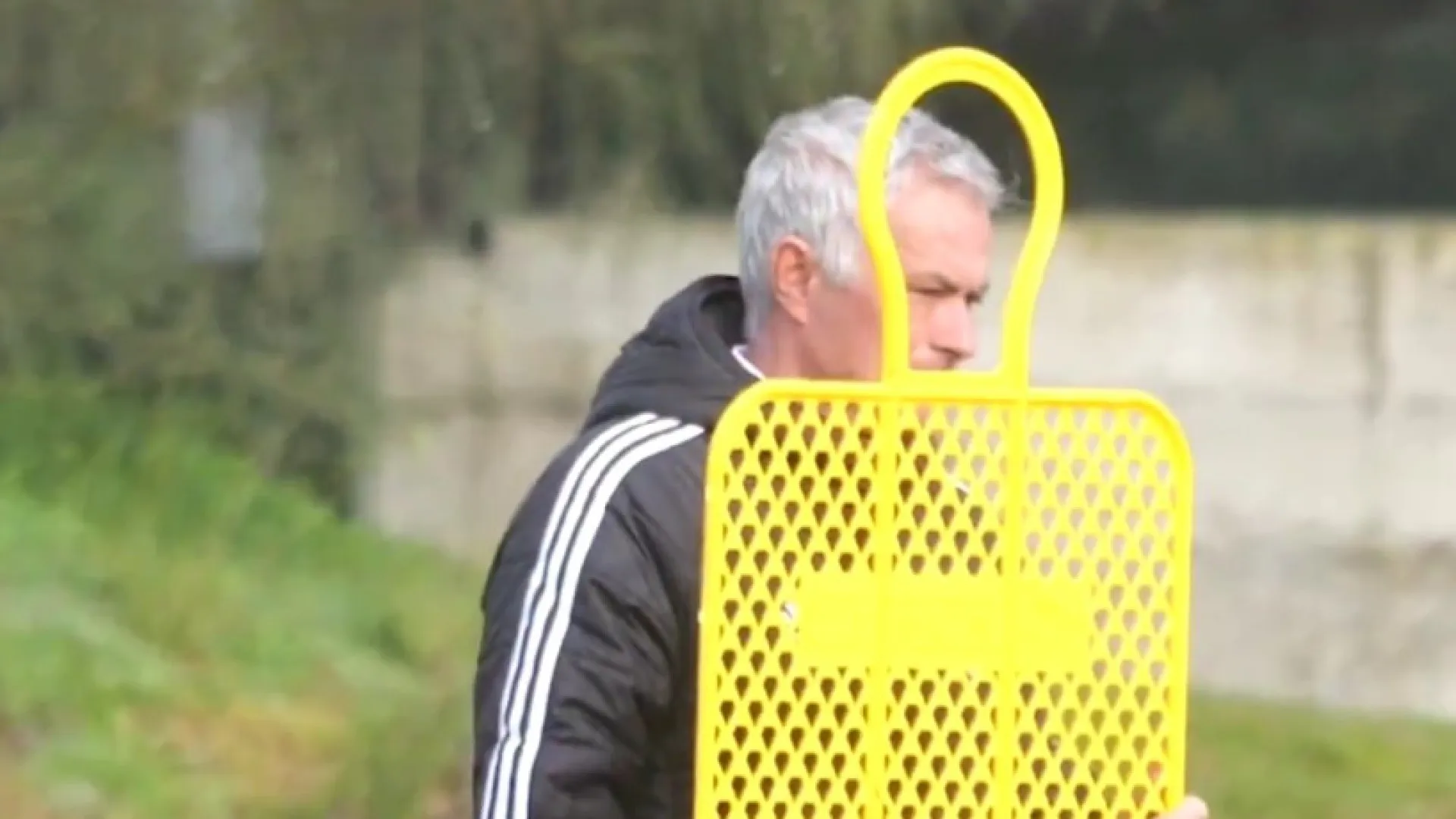 
                    Benfica prepara Clássico com FC Porto no Seixal (sob o olhar de Mourinho)
                