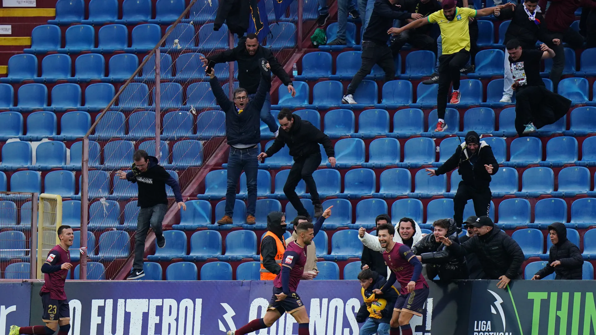 
                    EM DIRETO: Torreense ou União de Leiria? Um deles vai às 'meias' da Taça
                